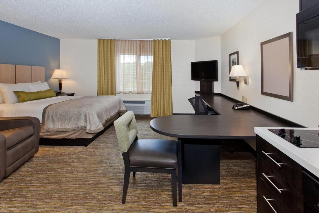 Candlewood Suites Belle Vernon By Ihg Exterior photo
